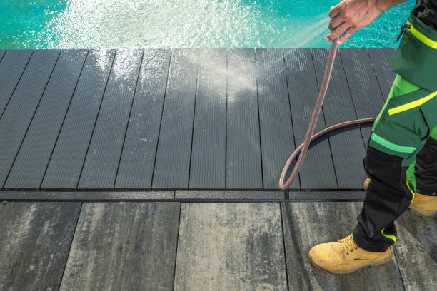 Best Deck Cleaning Services  in Montebello, CA